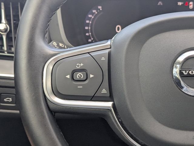 Used 2023 Volvo XC60 B5 Core image 32