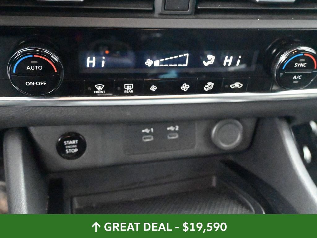 Used 2024 Nissan Rogue SV image 32