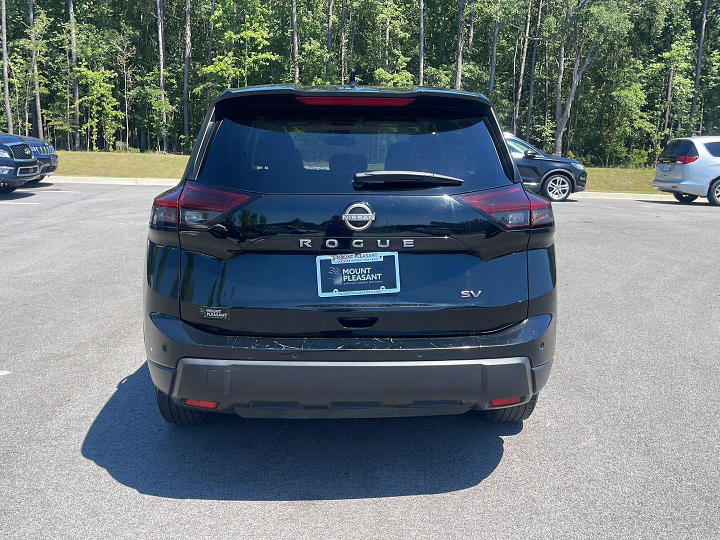 Used 2024 Nissan Rogue SV FWD image 6