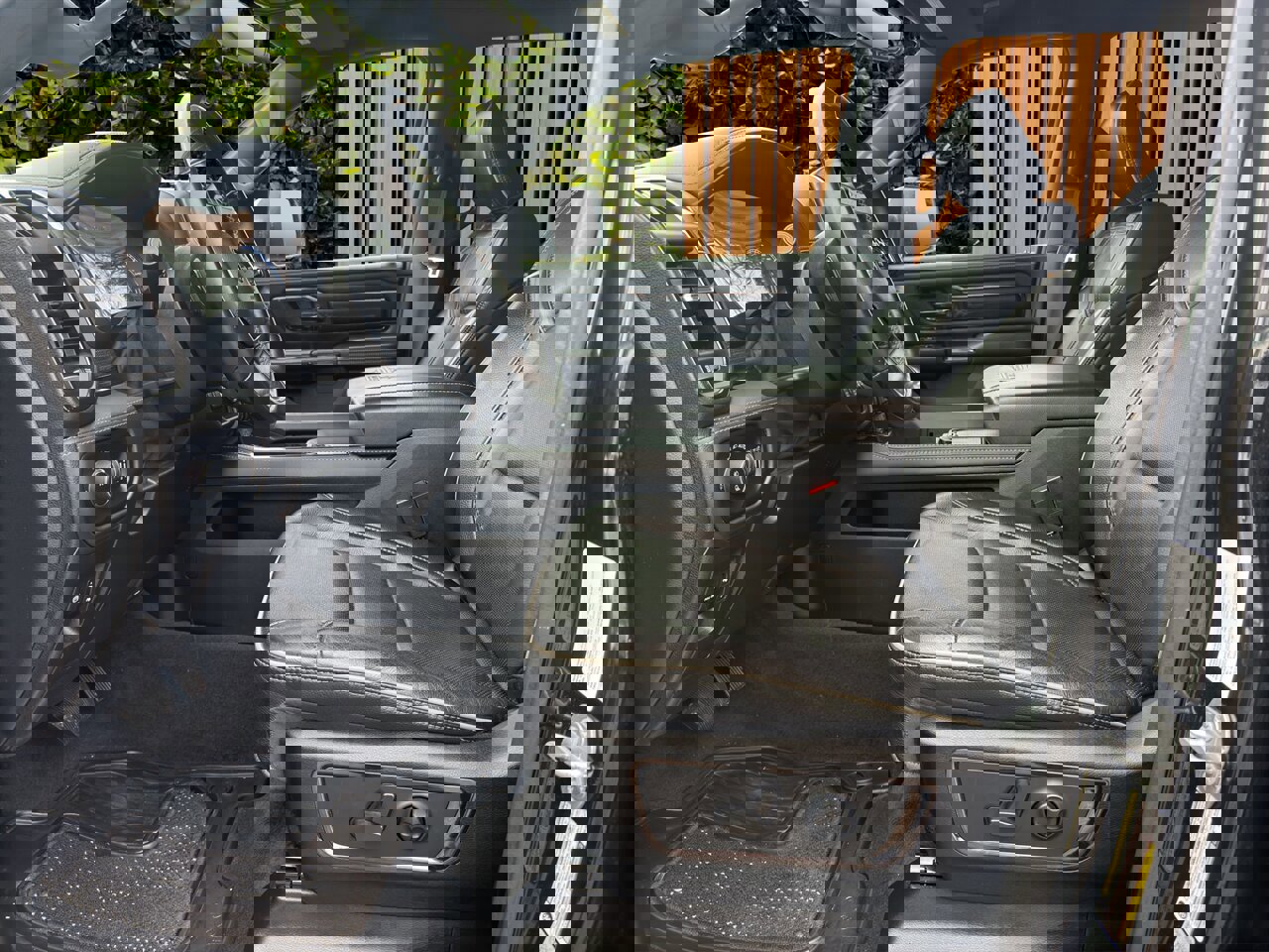 Used 2022 RAM 1500 Limited w/ Body-Colour Bumper Group image 82