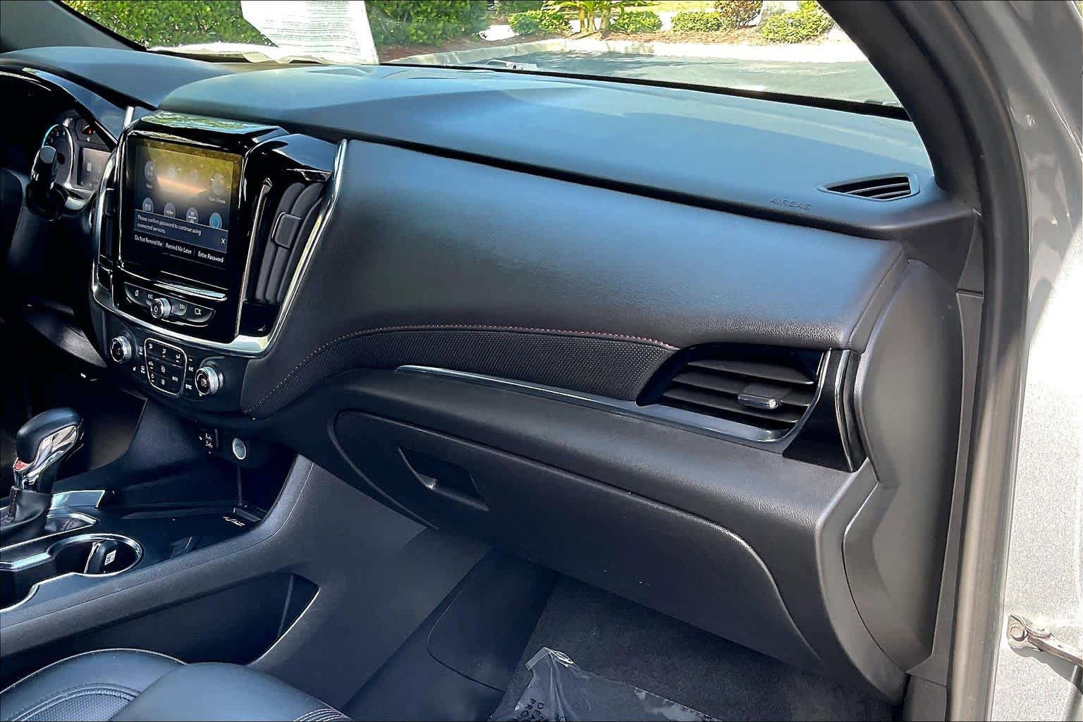 Certified 2023 Chevrolet Traverse RS image 17