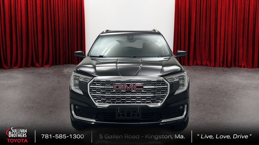 Used 2023 GMC Terrain Denali image 2