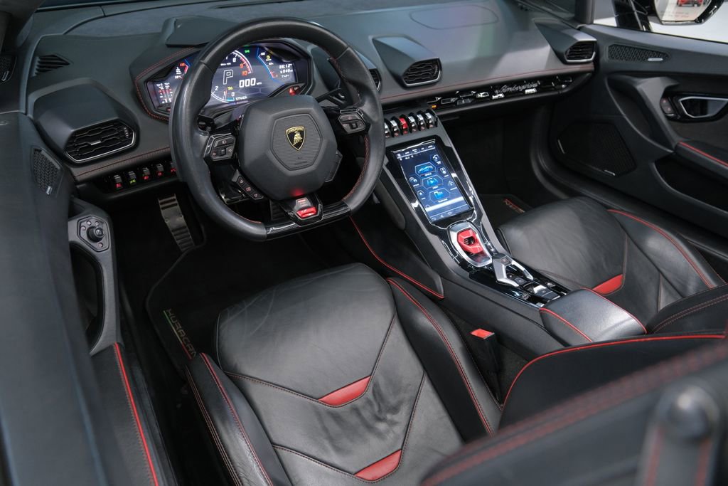 Used 2020 Lamborghini Huracan EVO image 35