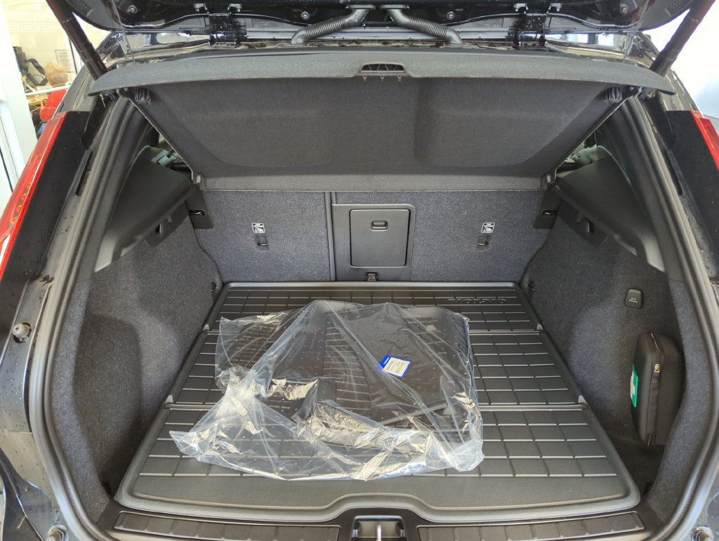 New 2026 Volvo XC40 B5 Plus w/ Protection Package Premier AWD/4WD image 27
