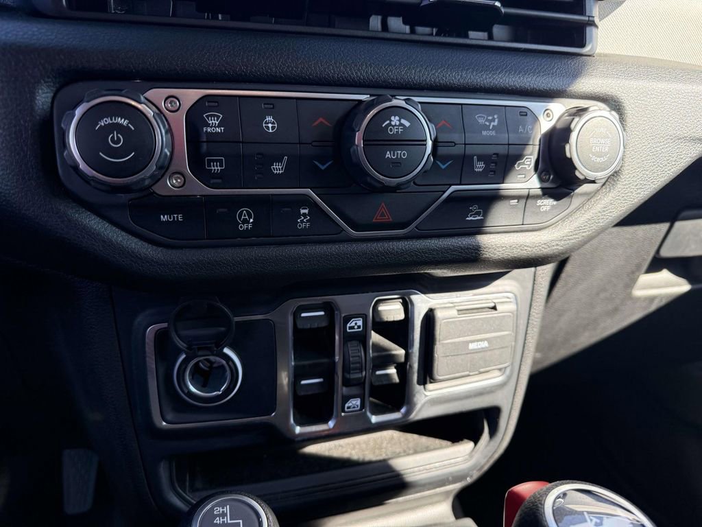 Used 2024 Jeep Wrangler Sport S image 20