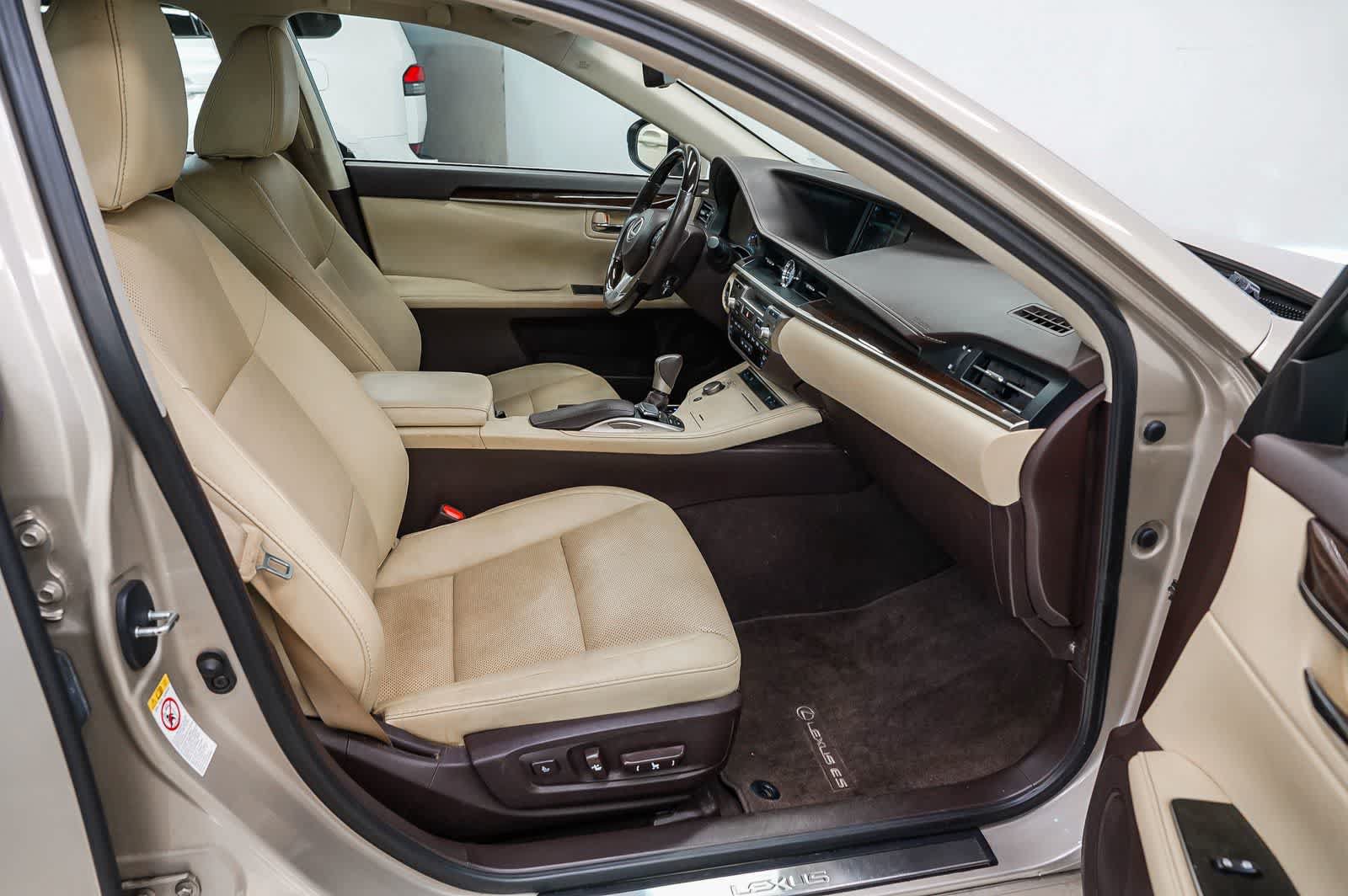 Used 2018 Lexus ES 350 w/ Navigation System Package FWD image 17