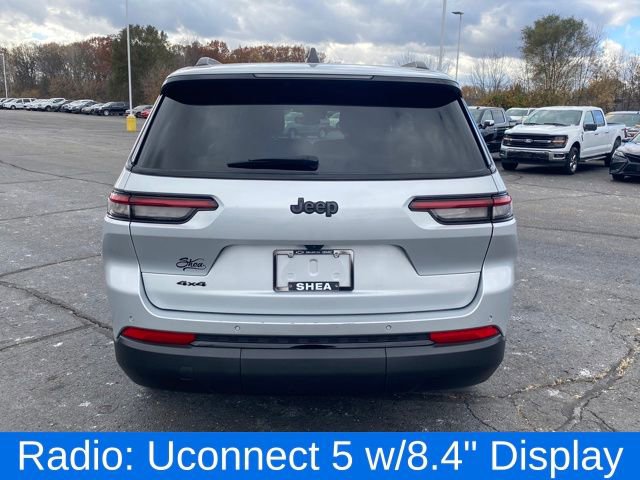 Used 2023 Jeep Grand Cherokee L Laredo image 4