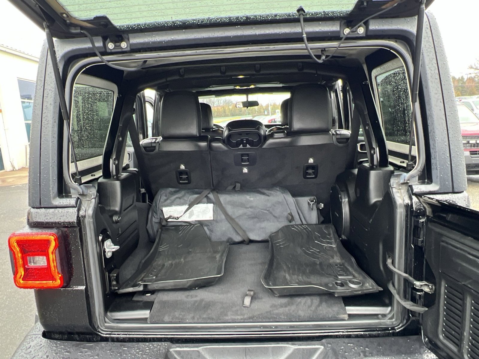 Used 2019 Jeep Wrangler Unlimited Sahara w/ Cold Weather Group image 24