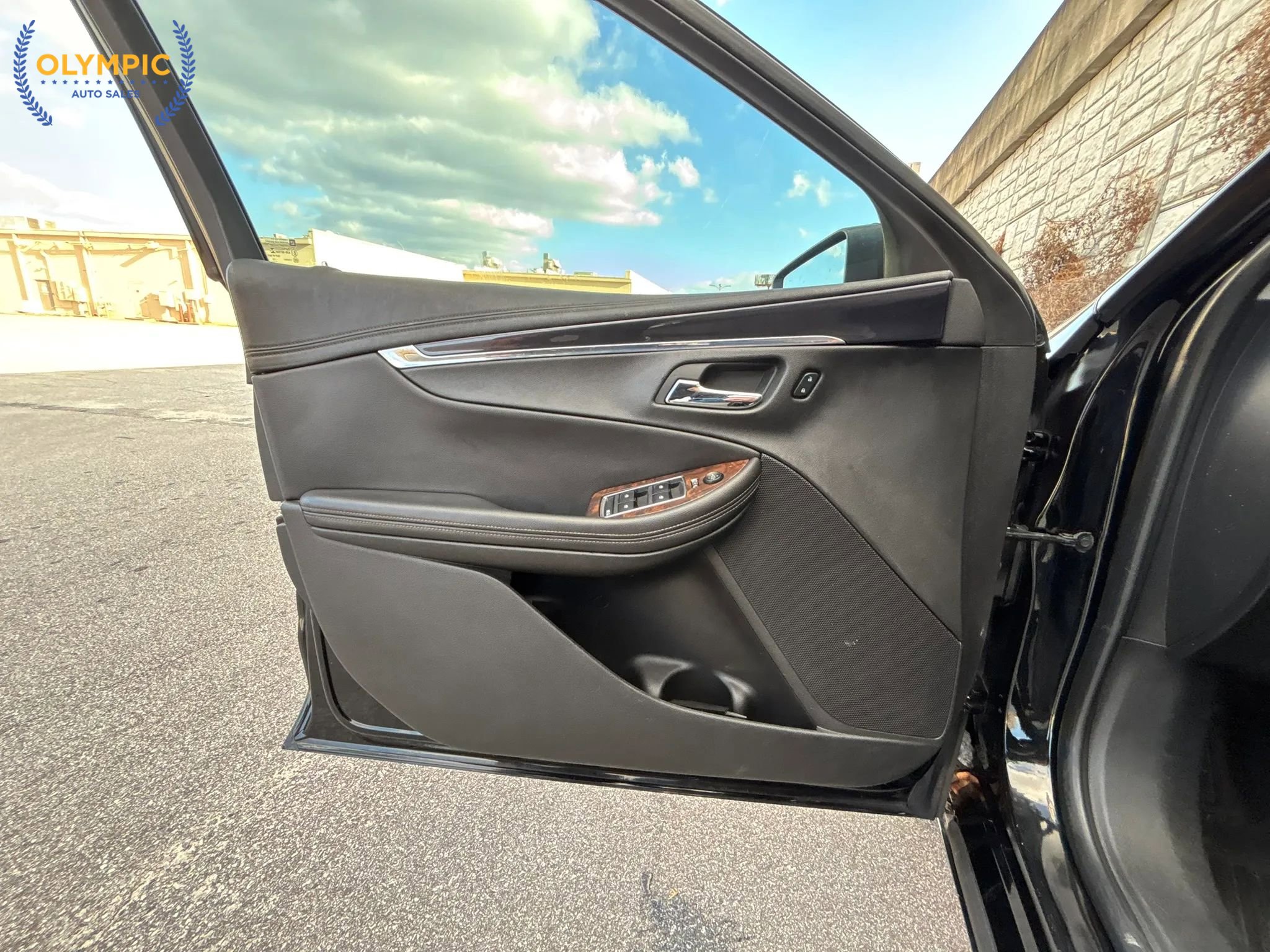 Used 2014 Chevrolet Impala LT w/ Convenience Package image 36