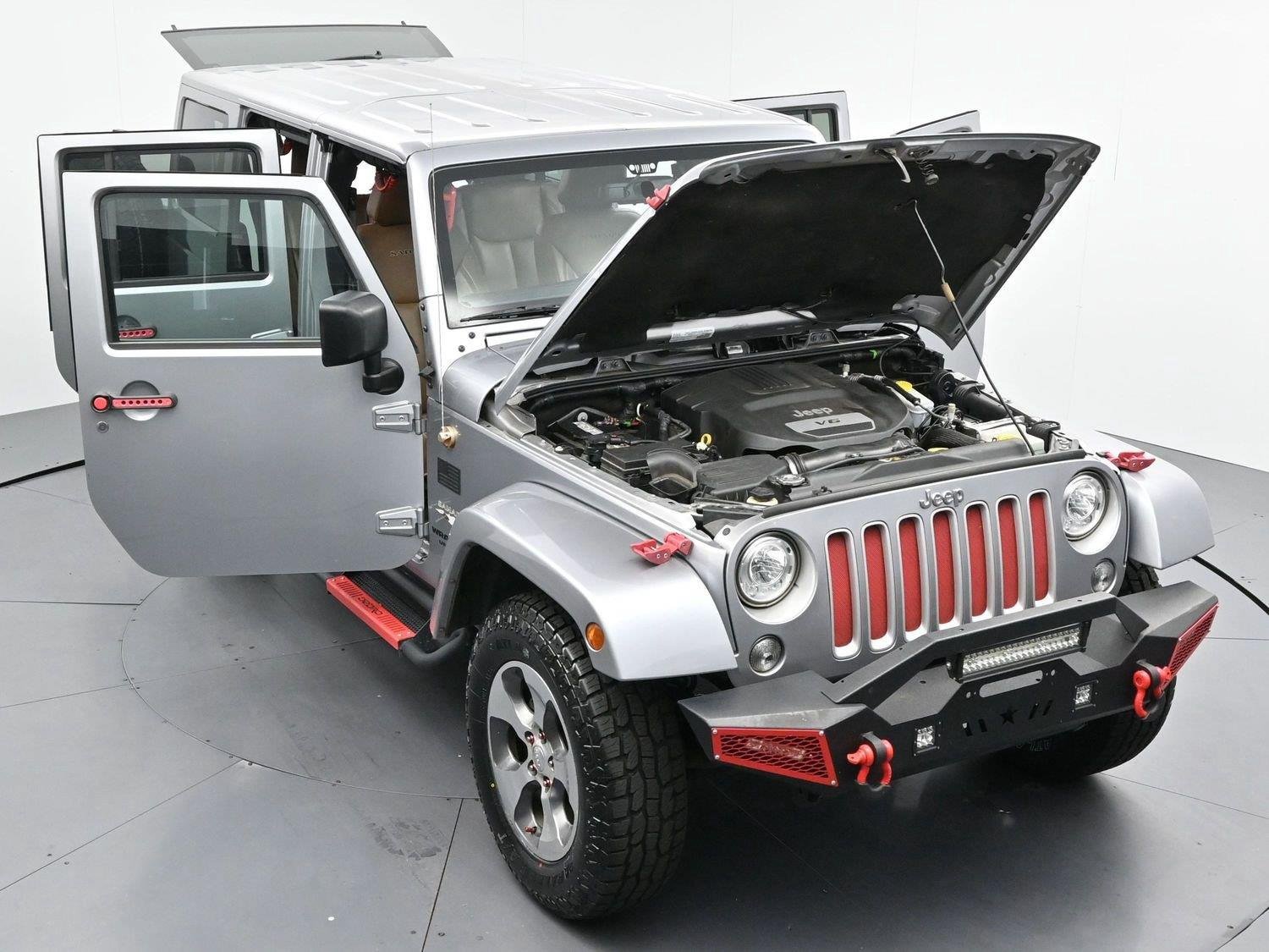 Used 2017 Jeep Wrangler Unlimited Sahara w/ Dual Top Group AWD/4WD image 47