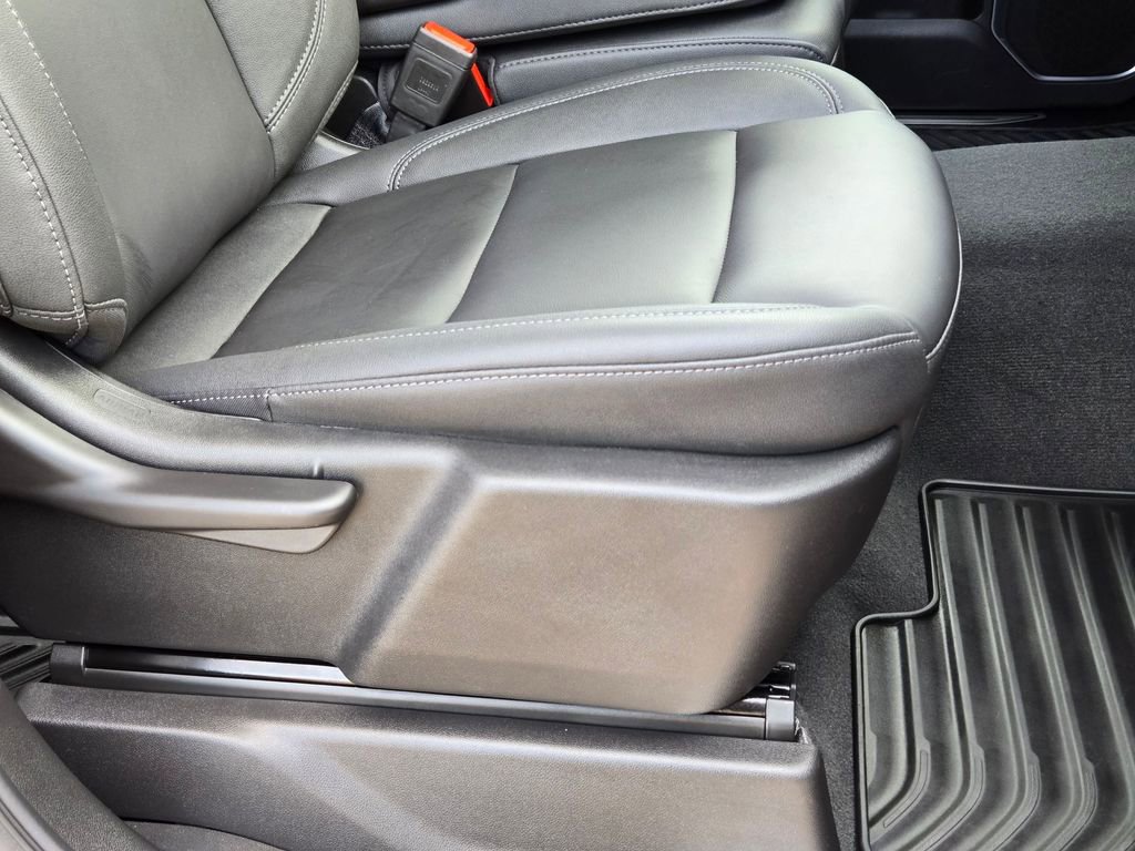 Used 2025 Chevrolet Silverado 2500 LT w/ Texas Edition image 27