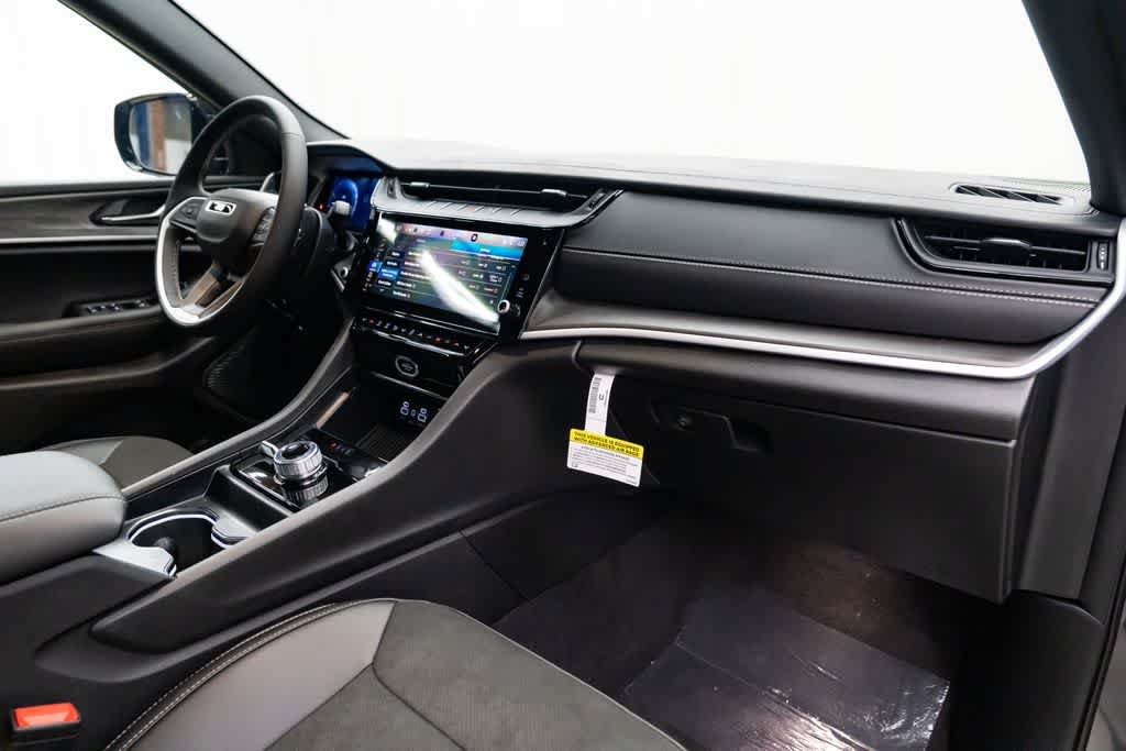 New 2026 Jeep Grand Cherokee Altitude AWD/4WD image 29