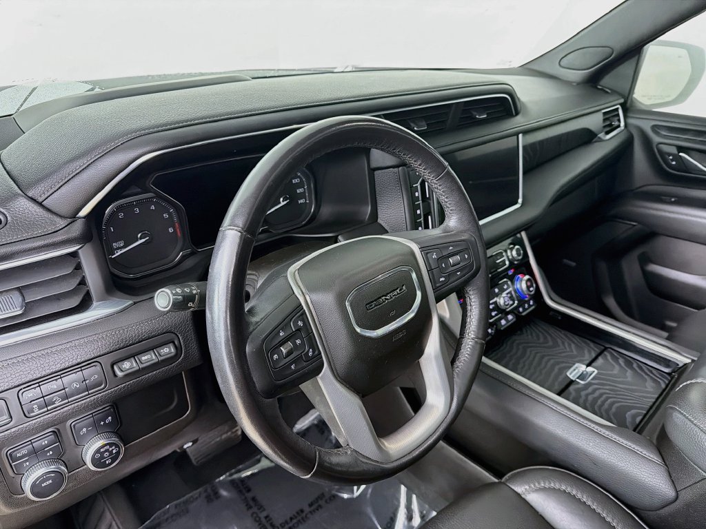 Used 2021 GMC Yukon Denali w/ Denali Premium Package AWD/4WD image 9