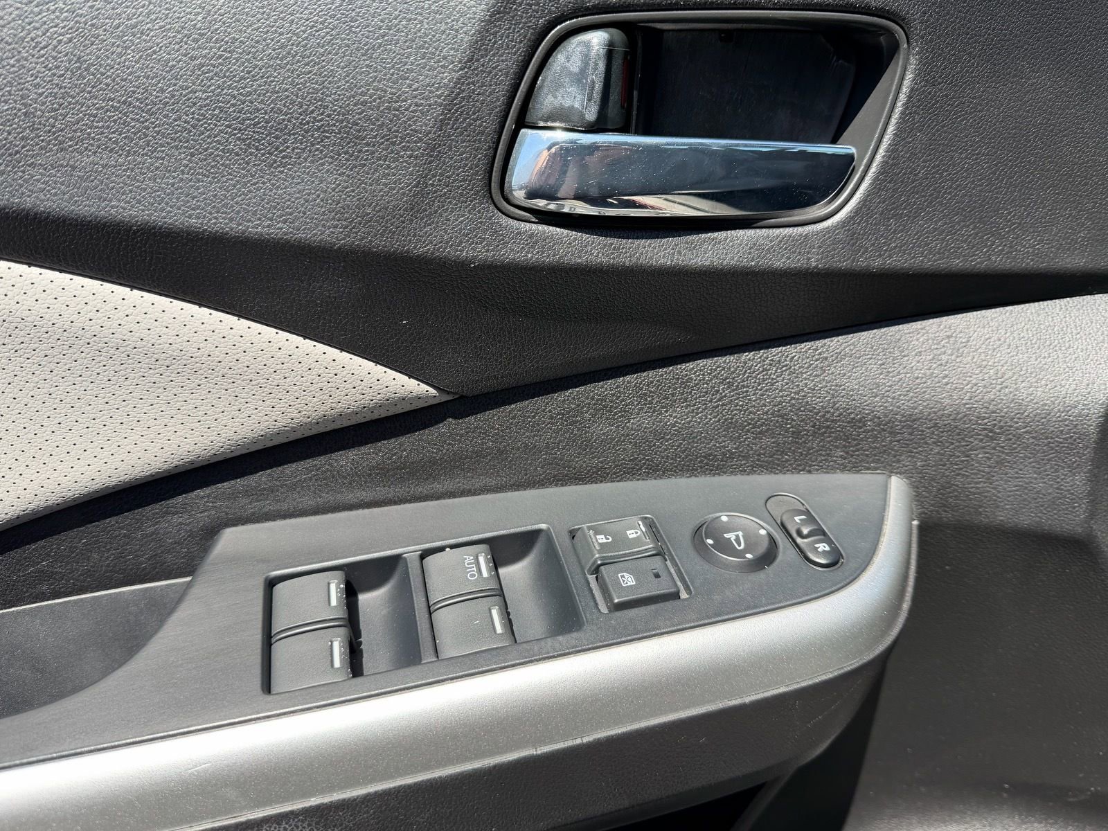 Used 2016 Honda CR-V EX-L image 24