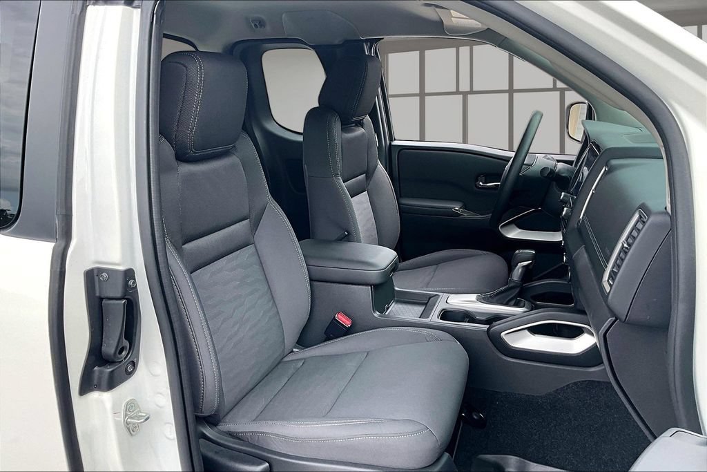 Used 2024 Nissan Frontier SV RWD image 28