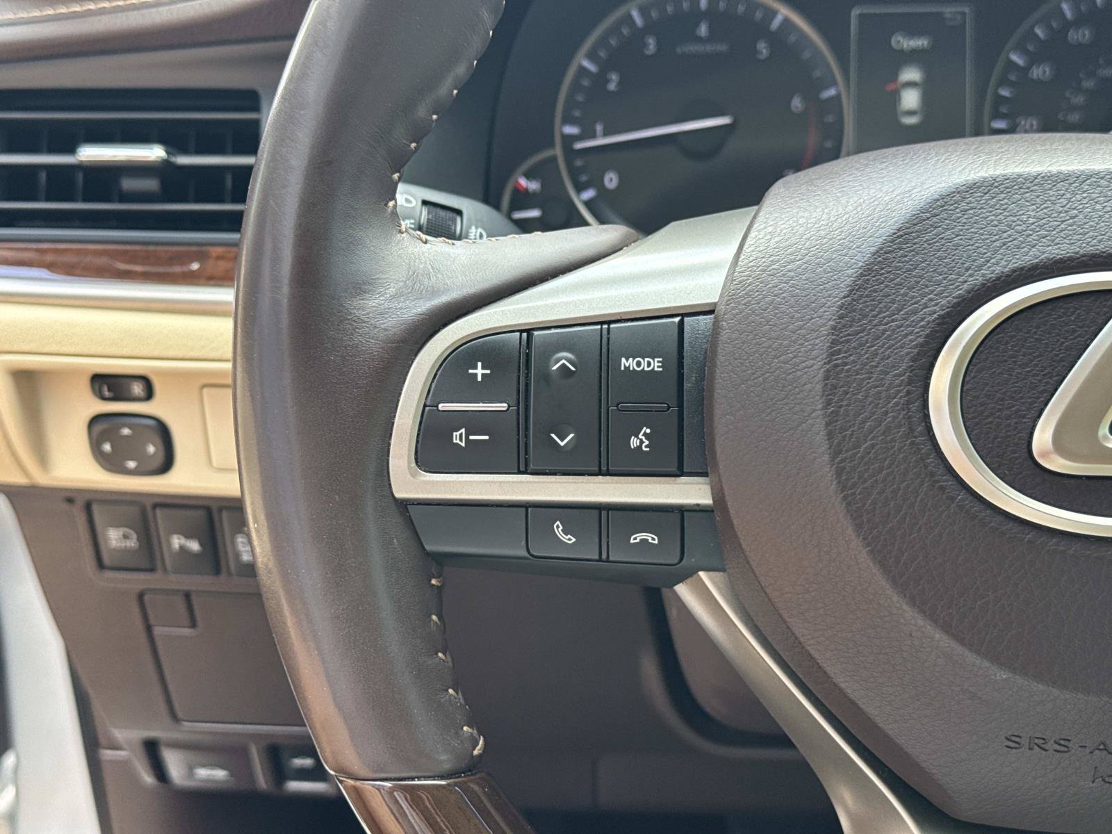 Used 2017 Lexus ES 350 w/ Luxury Package FWD image 28