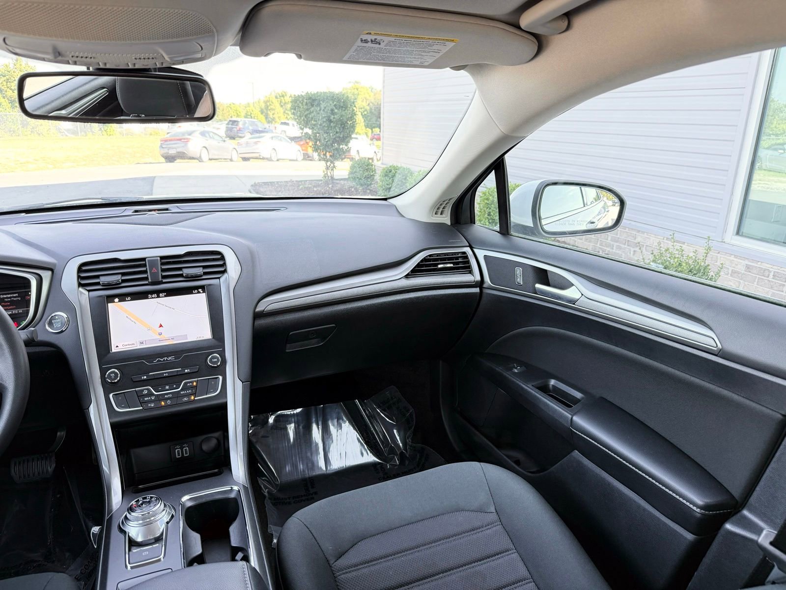 Used 2019 Ford Fusion SE FWD image 22