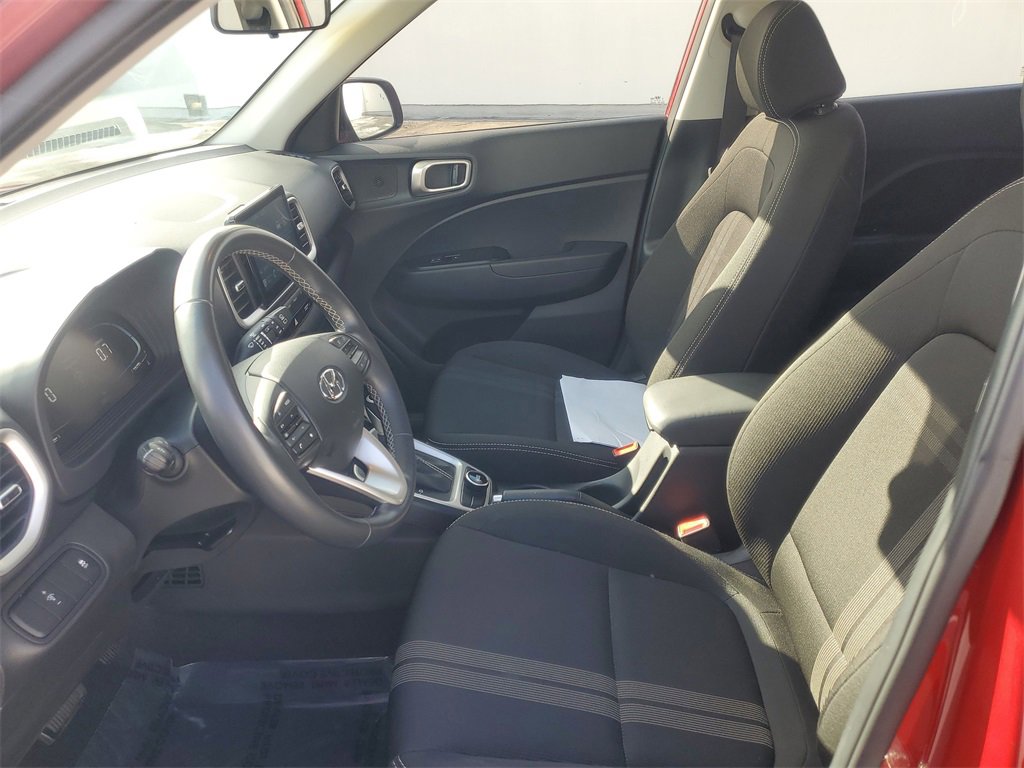 Used 2024 Hyundai Venue SEL image 14