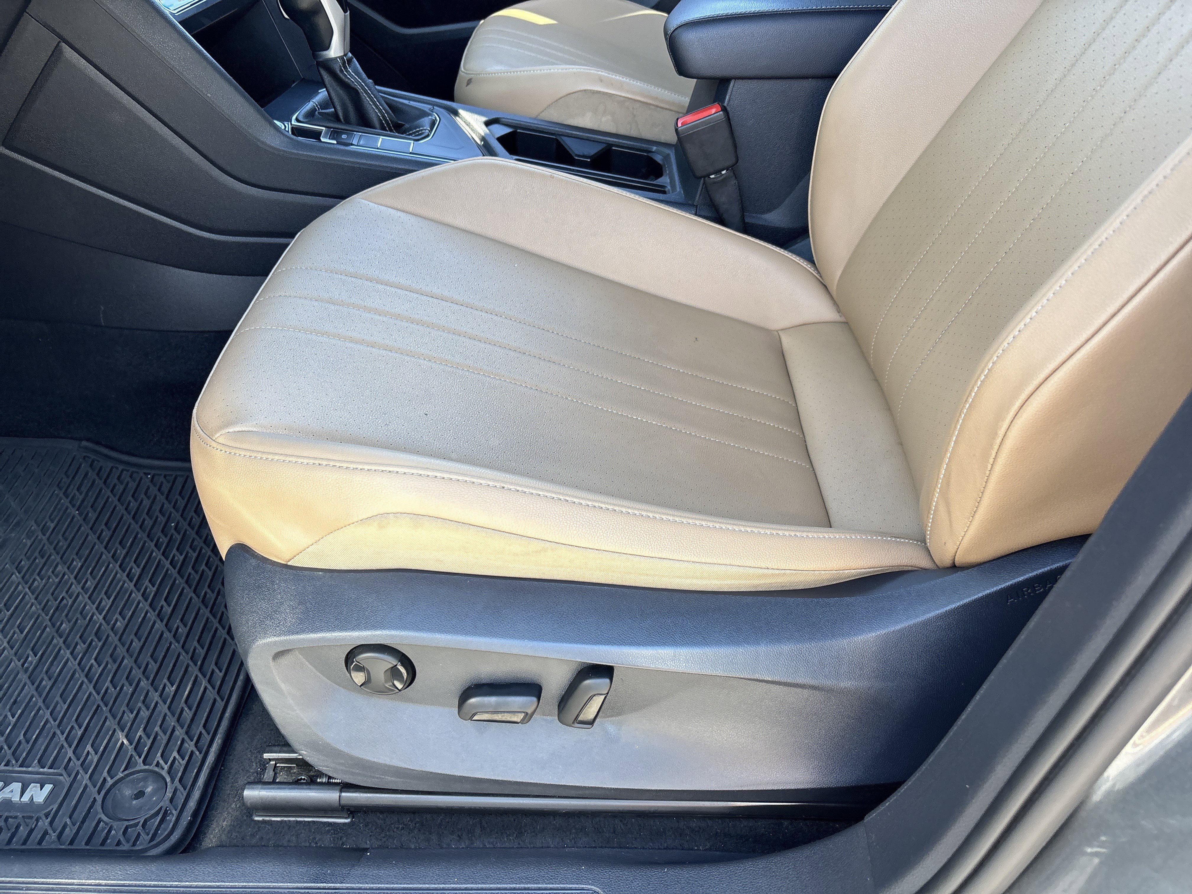 Used 2022 Volkswagen Tiguan SE image 20