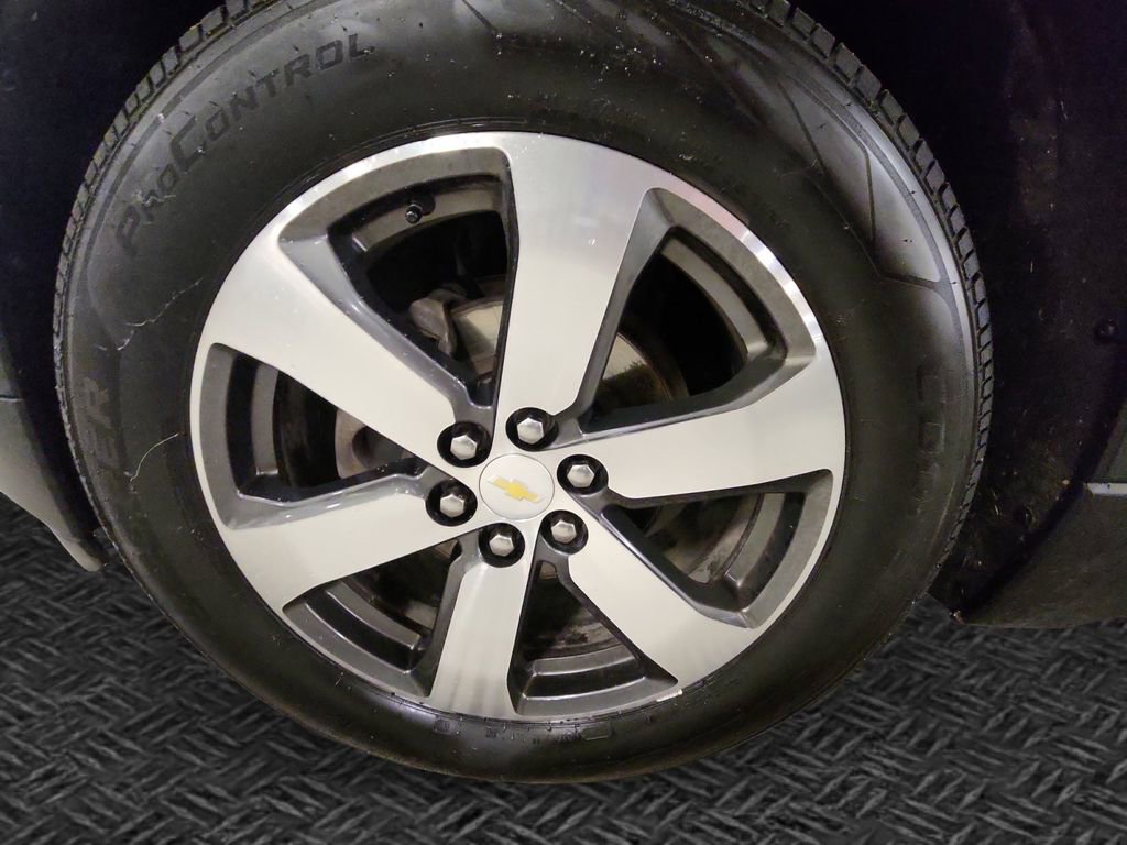 Used 2020 Chevrolet Traverse LT w/ LT Premium Package image 11