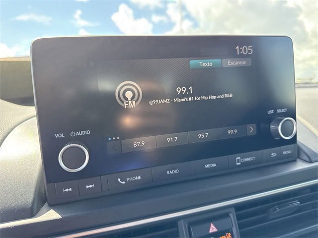 Used 2023 Honda Pilot Sport image 16