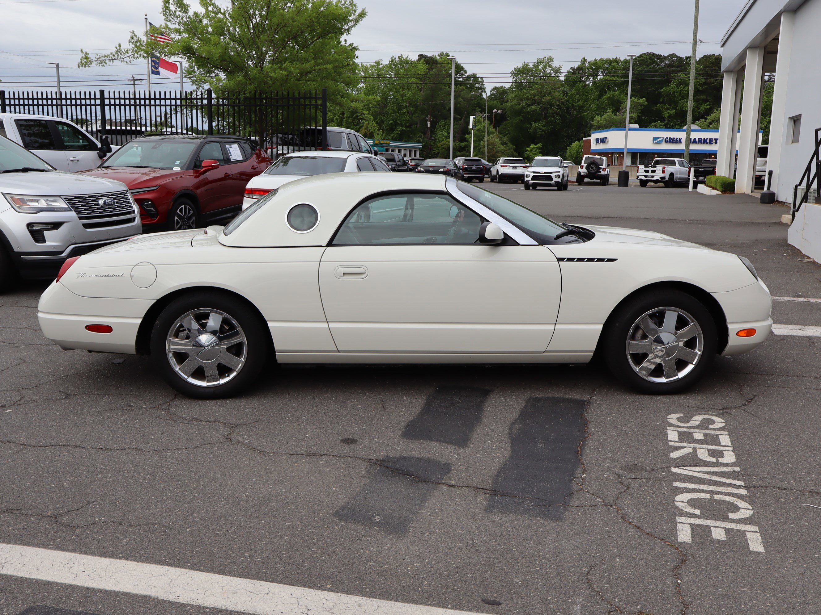 Used 2002 Ford Thunderbird RWD image 11