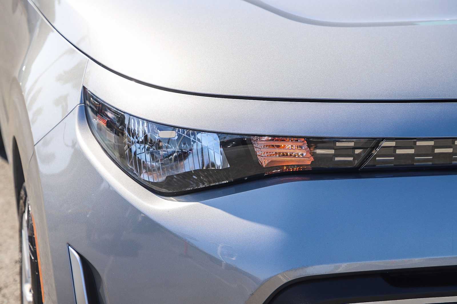 Used 2023 Kia Soul LX FWD image 4