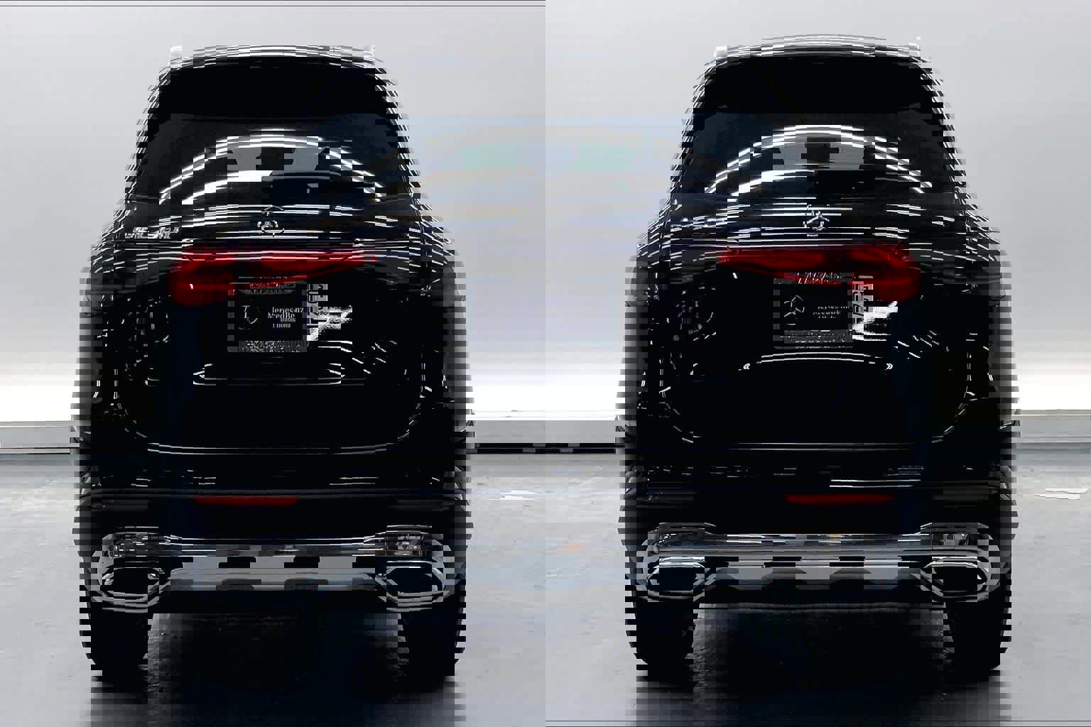 Used 2025 Mercedes-Benz GLC 300 image 3