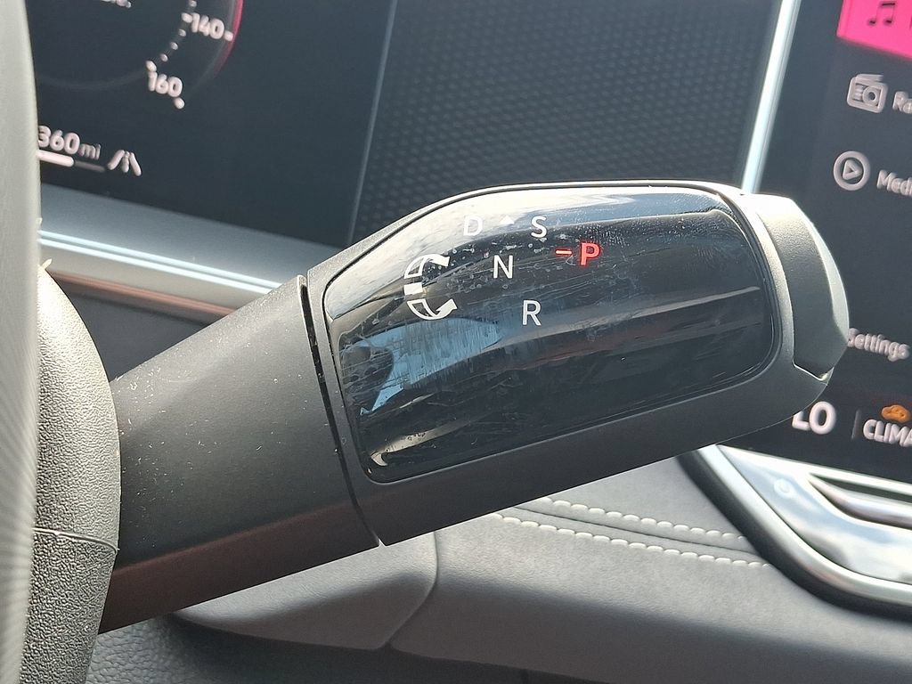 Used 2026 Volkswagen Tiguan SE AWD/4WD image 14