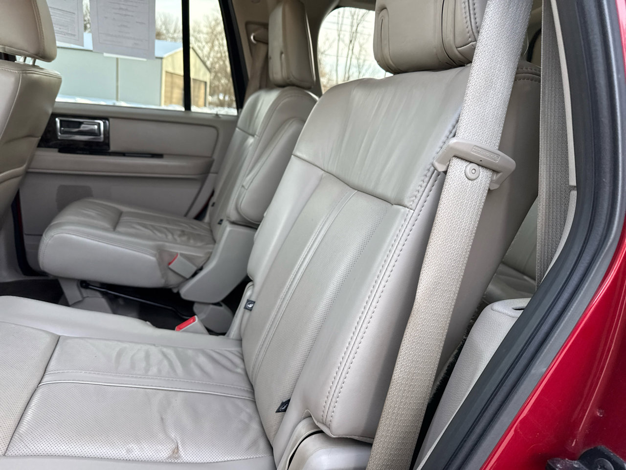 Used 2017 Lincoln Navigator Select image 24