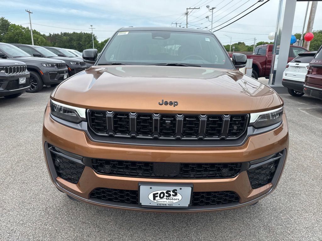 New 2026 Jeep Grand Cherokee Summit AWD/4WD image 8