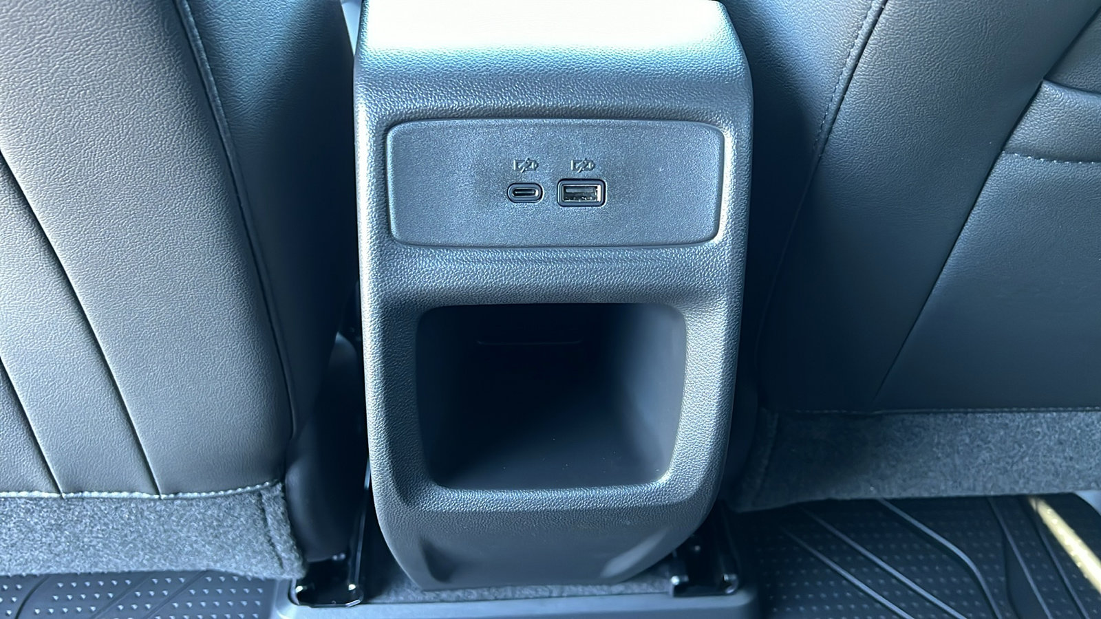 New 2026 Chevrolet Trax RS w/ Sunroof Package image 14