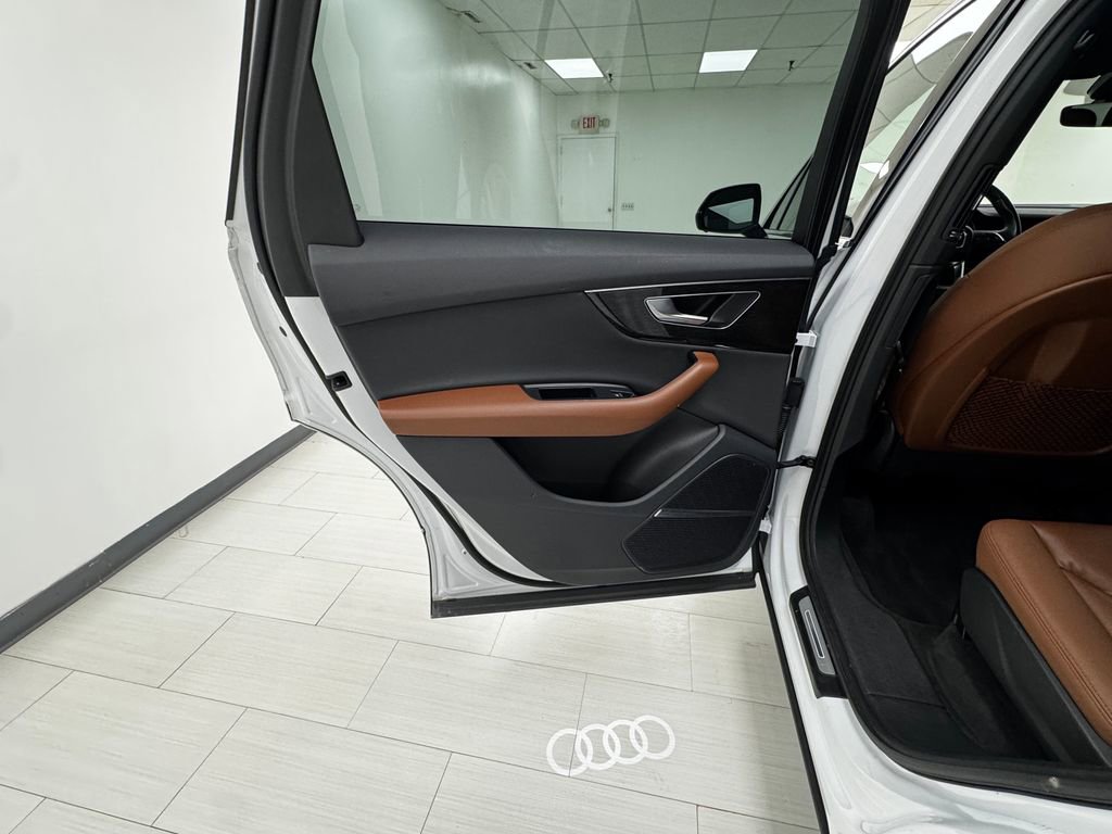 Used 2022 Audi Q7 3.0T Premium Plus w/ Premium Plus Package image 11
