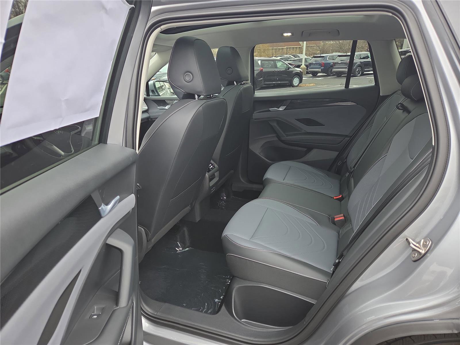 New 2026 Volkswagen Tiguan SE image 25