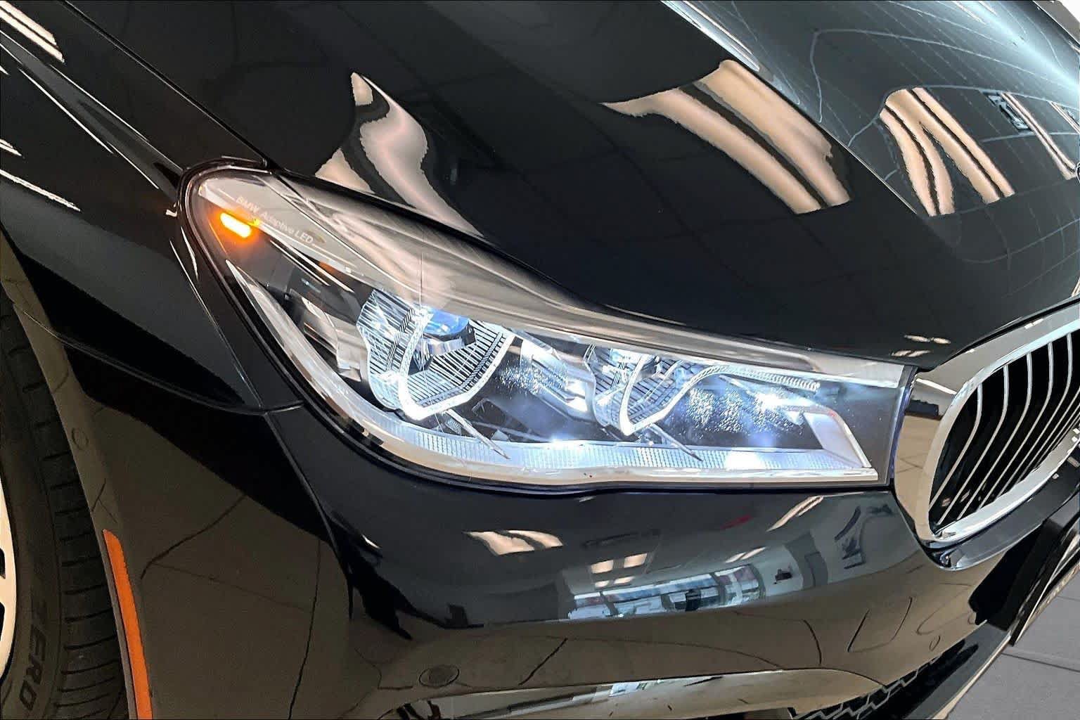 Used 2019 BMW 750i w/ Executive Package RWD image 24