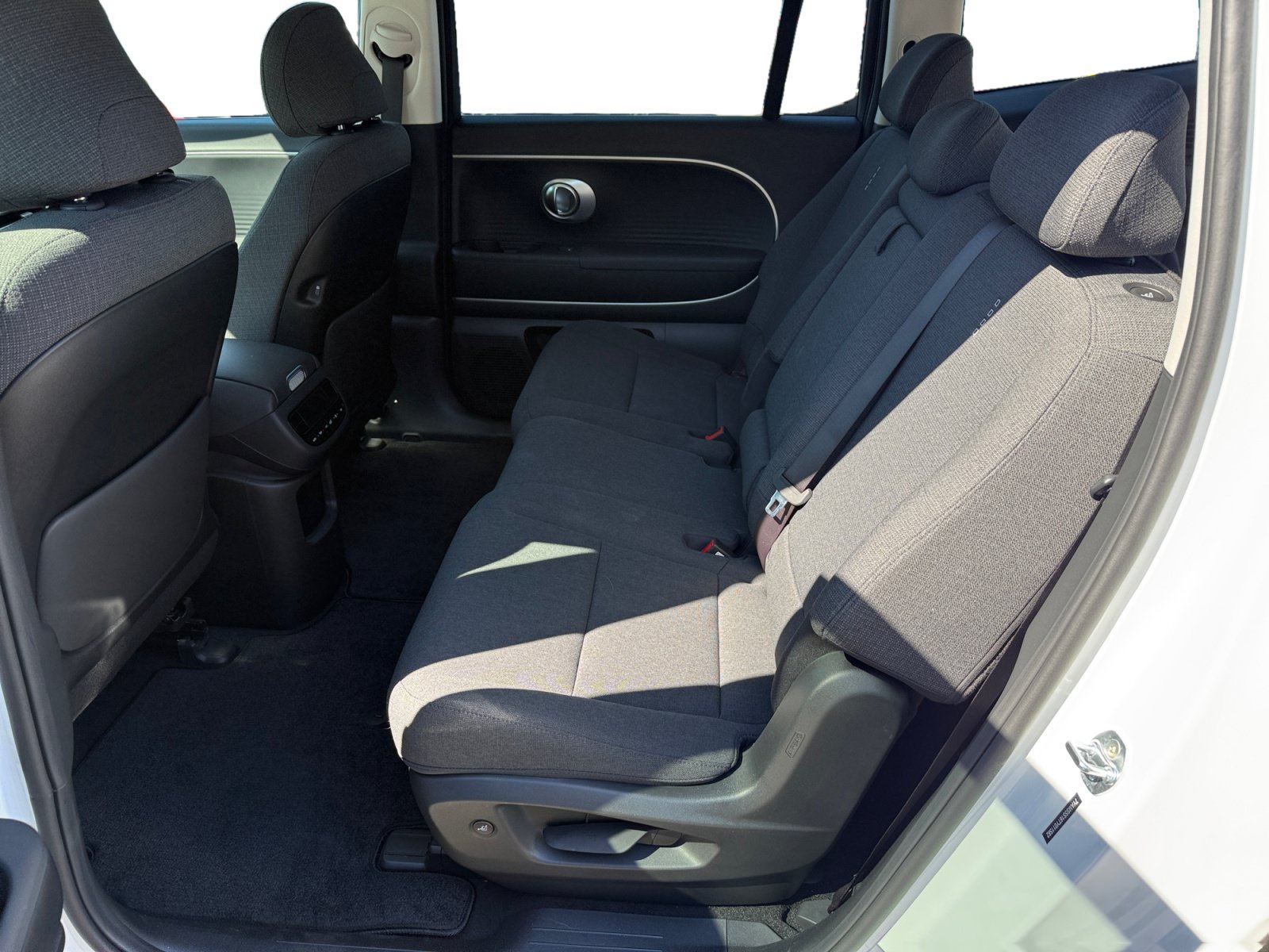 Certified 2026 Hyundai Ioniq 9 S RWD image 16