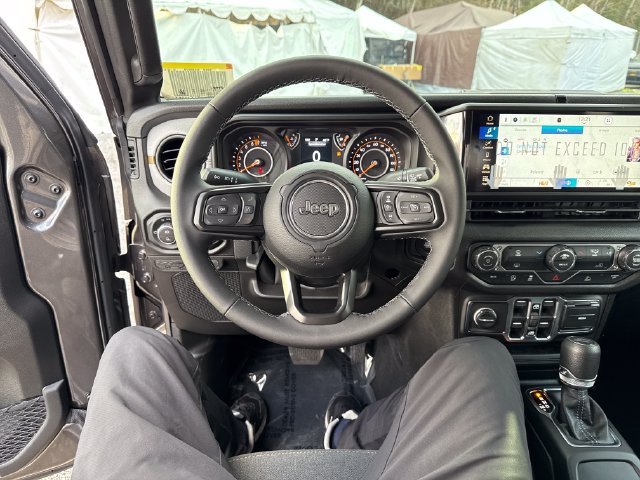 New 2026 Jeep Gladiator Sport AWD/4WD image 17