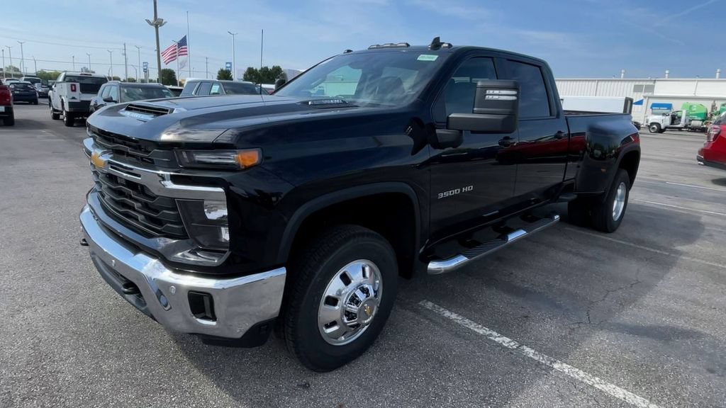 New 2026 Chevrolet Silverado 3500 LT w/ All Star Edition AWD/4WD image 6
