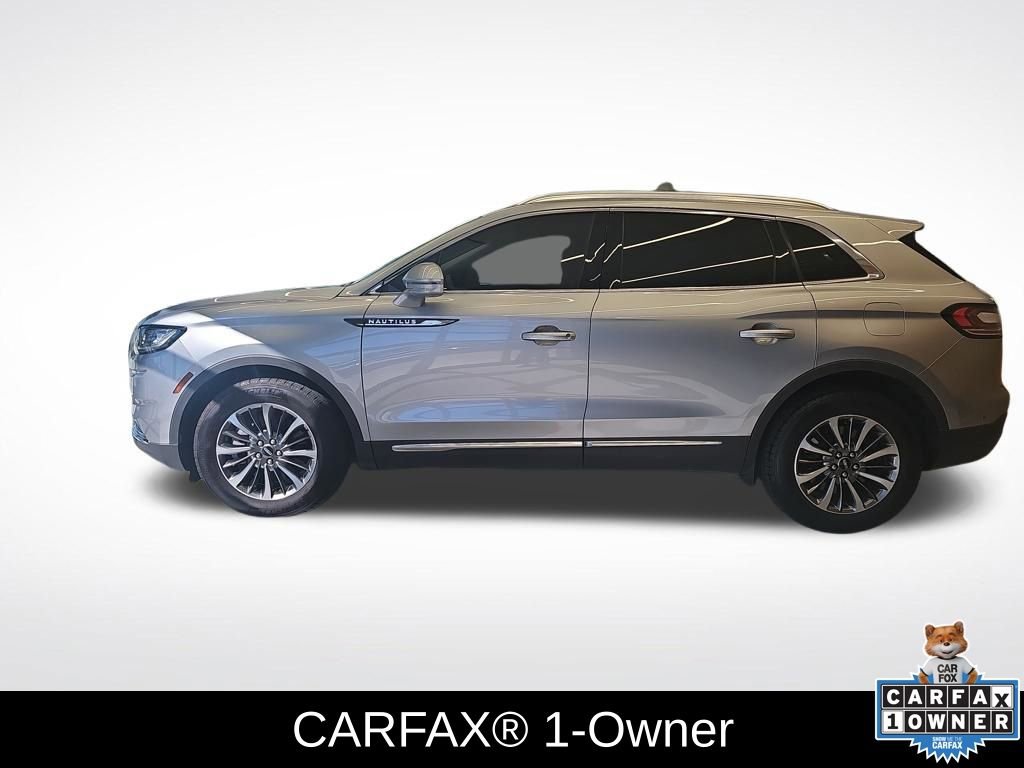 Used 2023 Lincoln Nautilus AWD image 2