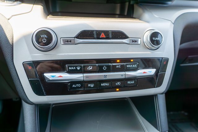 Used 2023 Ford Explorer XLT image 26