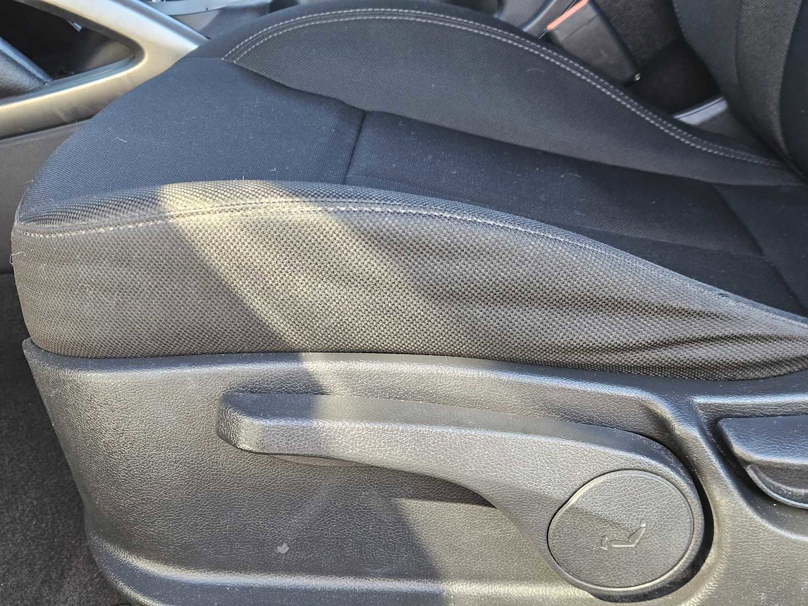 Used 2017 Hyundai Veloster Value Edition image 22