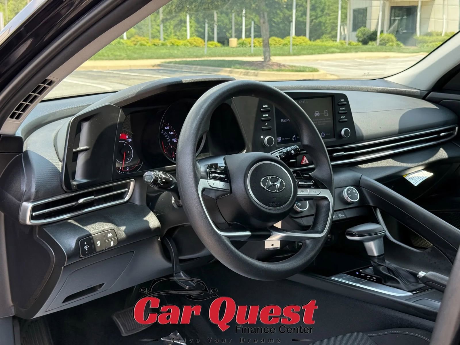 Used 2022 Hyundai Elantra SE image 10