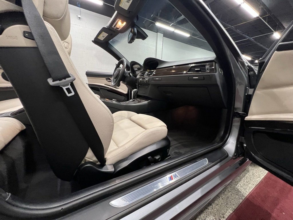 Used 2013 BMW 335i Convertible image 43