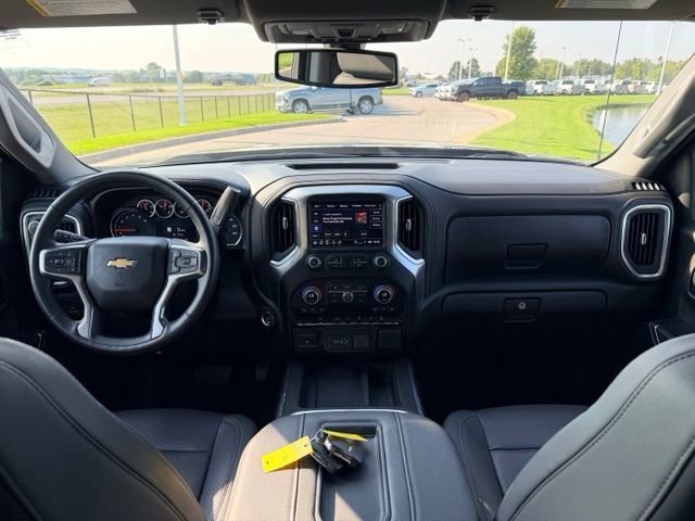Used 2022 Chevrolet Silverado 1500 LTZ AWD/4WD image 6