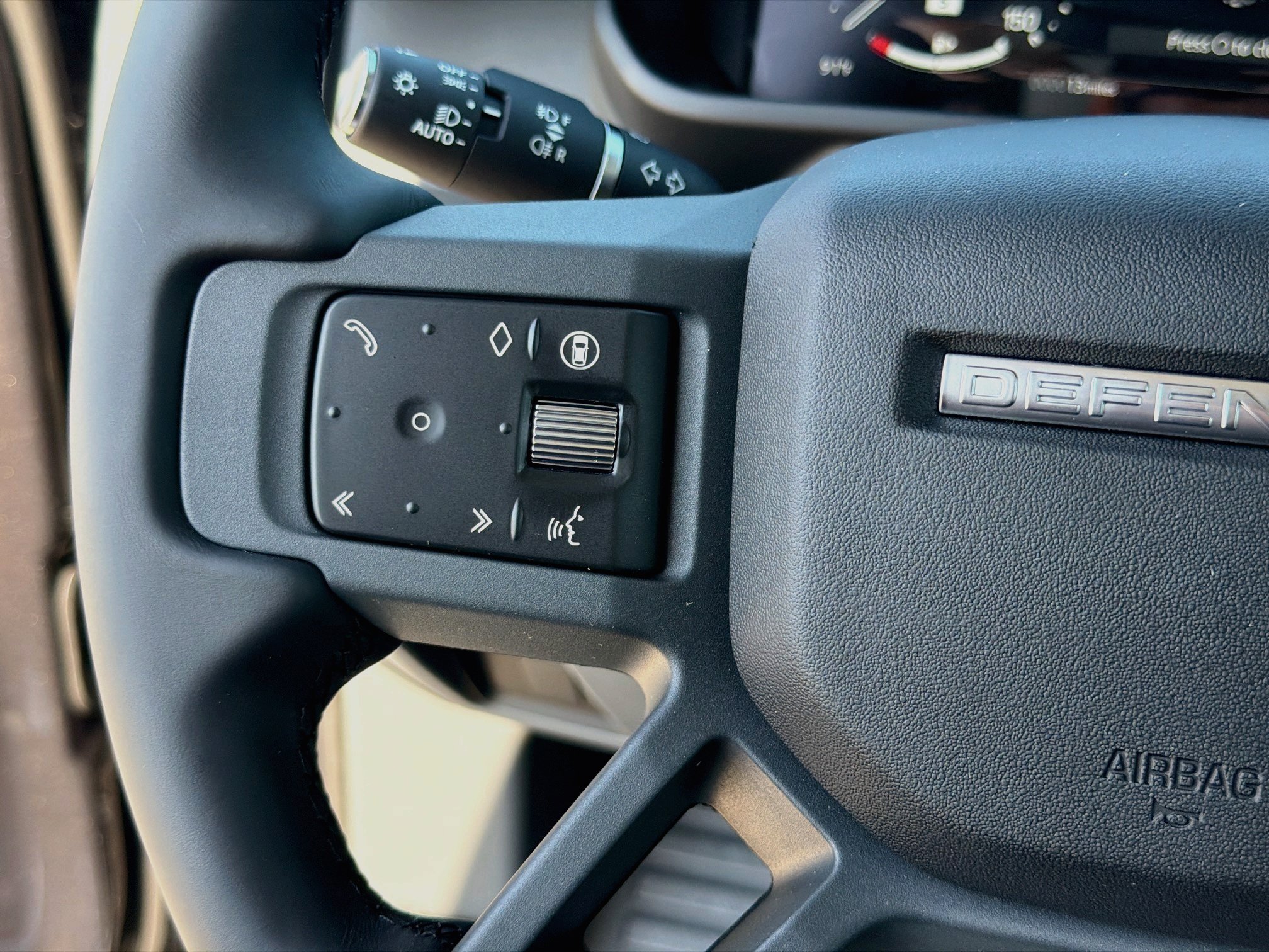 New 2026 Land Rover Defender 110 S AWD/4WD image 38