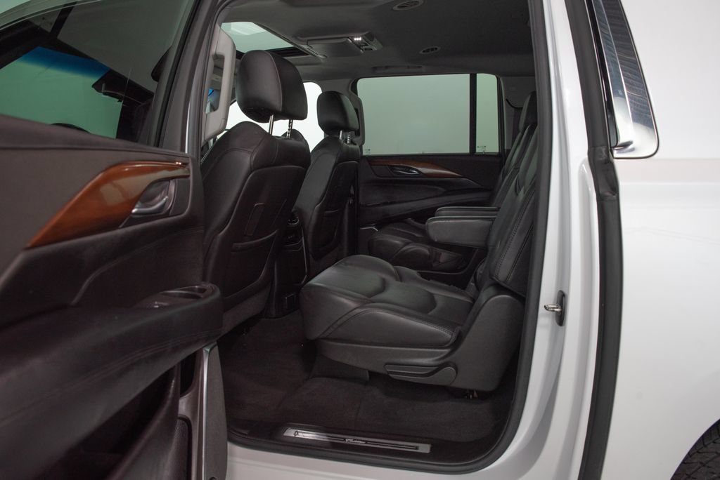 Used 2017 Cadillac Escalade ESV Premium Luxury AWD/4WD image 8