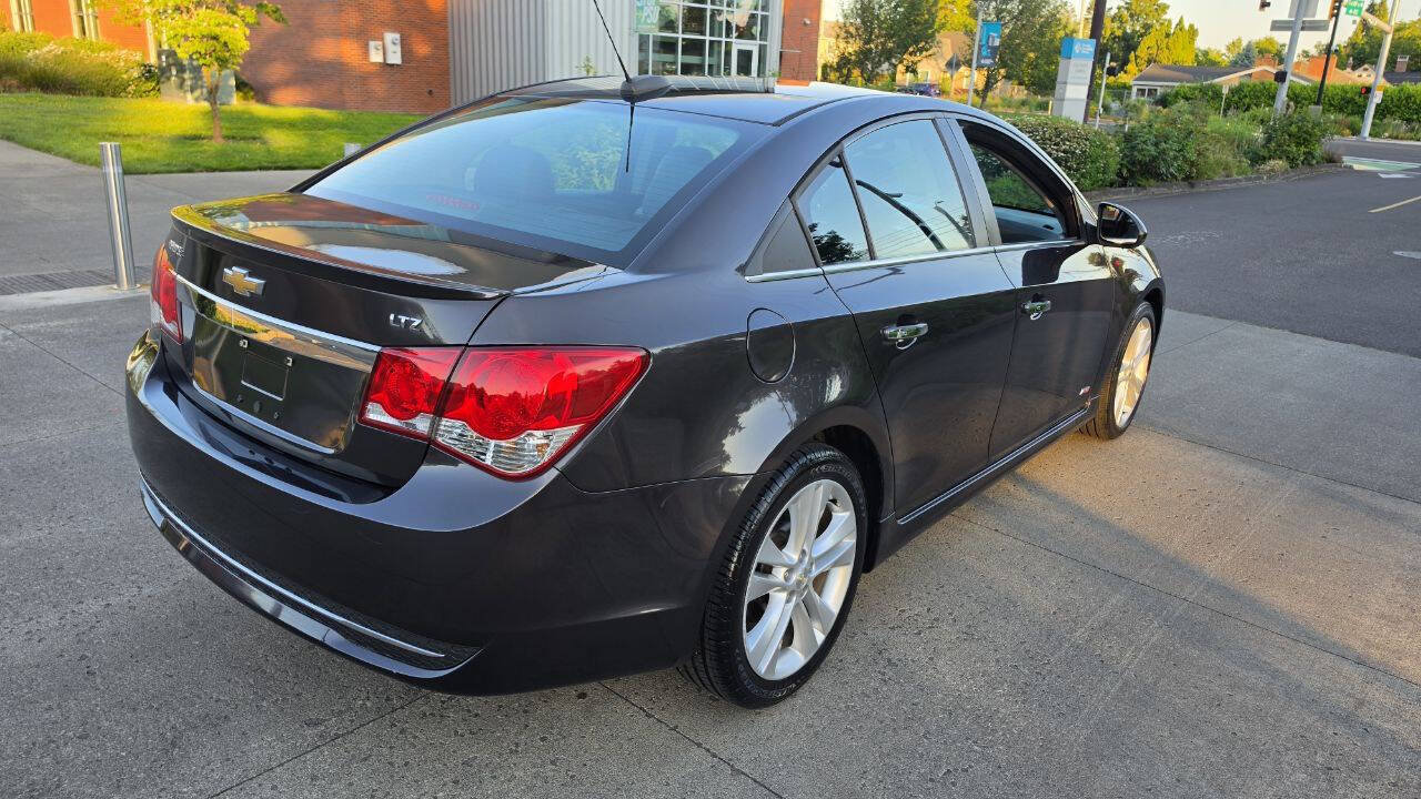 Used 2016 Chevrolet Cruze LTZ w/ Sun, Sound and Sport Package FWD image 5