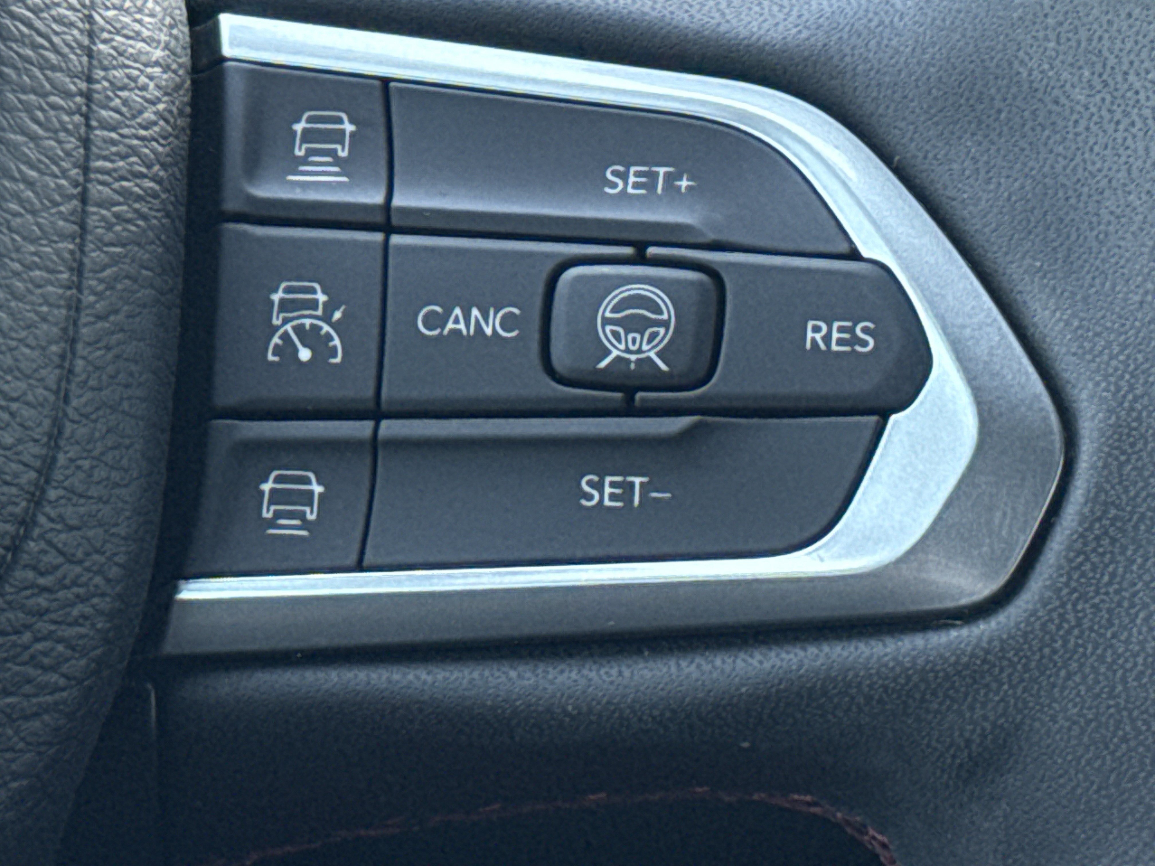 Used 2023 Jeep Compass Trailhawk w/ Trailhawk Elite Group AWD/4WD image 19