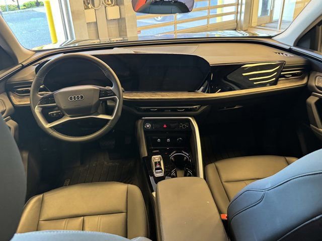 Used 2025 Audi Q5 Premium w/ Convenience Package AWD/4WD image 11