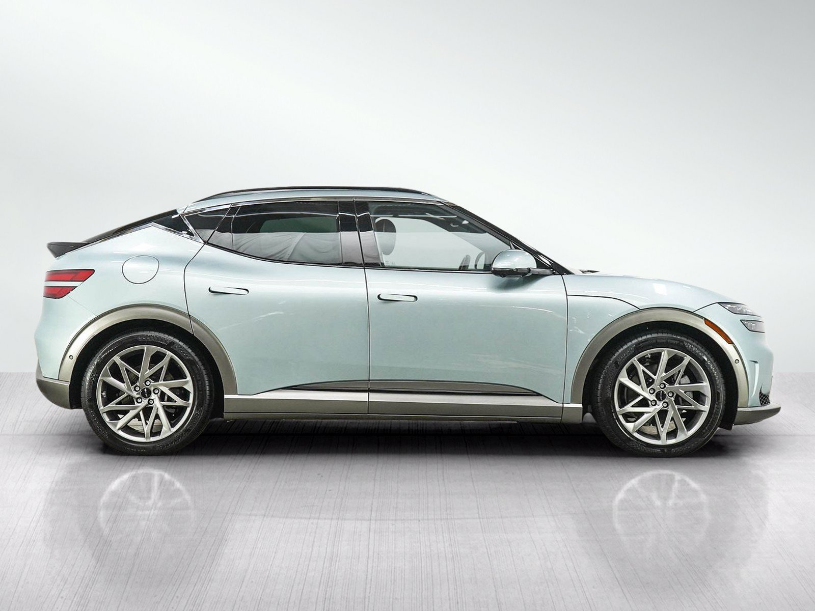Used 2023 Genesis GV60 Advanced AWD/4WD image 6